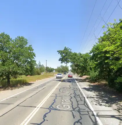 [02-27-2025] Los Equipos De Emergencia Respondieron Después De La Colisión De Motocicleta Y Vehículo En Grant Line Road En Elk Grove