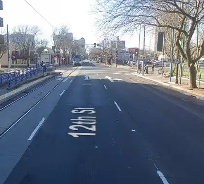 [03-03-2025] Un Ciclista Herido Tras Ser Atropellado Por Un Coche En Las Calles 12 Y E