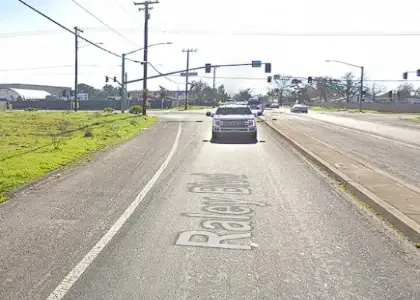 [03-05-2025] Un Herido Tras Un Choque De Dos Vehículos En La Autopista Cerca De Raley Boulevard