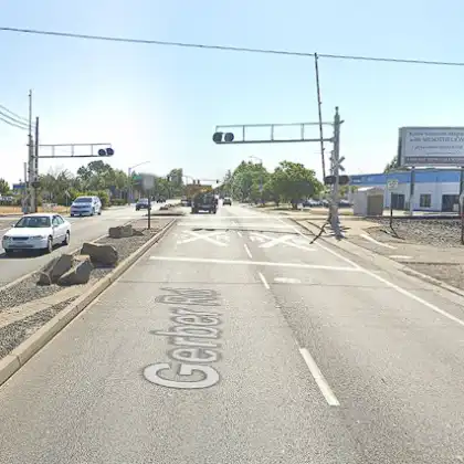 [03-05-2025] Un Hombre Resulta Herido Tras Un Choque De Tres Vehículos En Gerber Road, En Florin