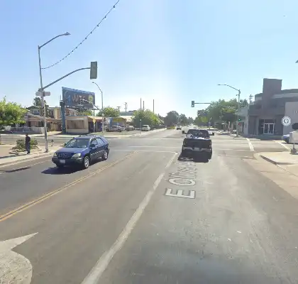 [03-07-2025] Un Todoterreno Choca Contra Una Oficina Tras Una Colisión De Tres Vehículos En Las Avenidas Olive Y Van Ness