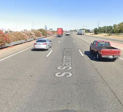 [03-10-2025] Se Informa De Un Choque De Tres Vehículos En La Autopista 99 Cerca De Grant Line Road En Elk Grove
