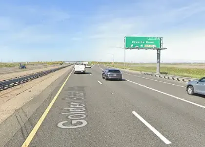 [03-10-2025] Un Choque Entre Un Semirremolque Y Una Motocicleta Bloquea El Carril De La Autopista 99 Cerca De Elverta Road