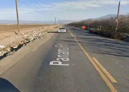[03-10-2025] Un Conductor De 19 Años Muere Tras Chocar Contra Un Poste De Electricidad Cerca De Lamont