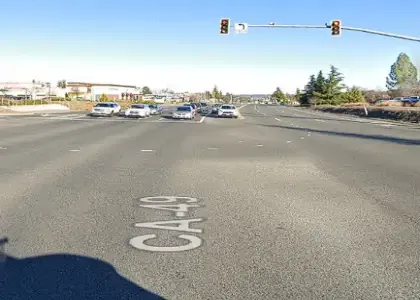 [03-12-2025] Se Informa De Posibles Heridos Leves Tras Un Choque De Tres Vehículos En North Auburn