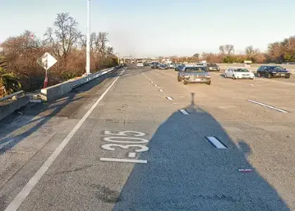 [03-12-2025] Un Choque De Dos Vehículos Bloquea Los Carriles En Dirección Oeste De La Autopista 50 Cerca Del Conector I-5