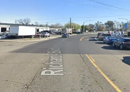 [03-12-2025] Una Mujer Herida En Un Choque De Dos Vehículos En Richards Boulevard Y Vine Street
