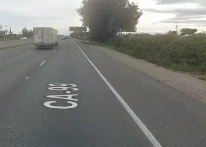 [03-13-2025] Motociclista Posiblemente Herido En Un Choque En La Autopista 99 Norte Cerca De East Armstrong Road En Lodi