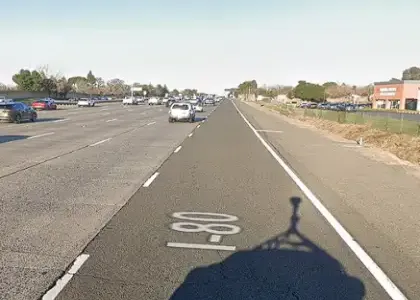 [03-13-2025] Se Informa De Posibles Heridos Leves Tras Un Choque De Dos Vehículos En La I-80 Cerca De Madison Avenue En North Highlands