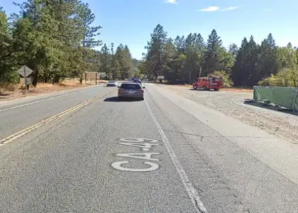 [03-13-2025] Un Choque De Dos Vehículos Bloquea La Calzada En La Barr Messa Road En Grass Valley