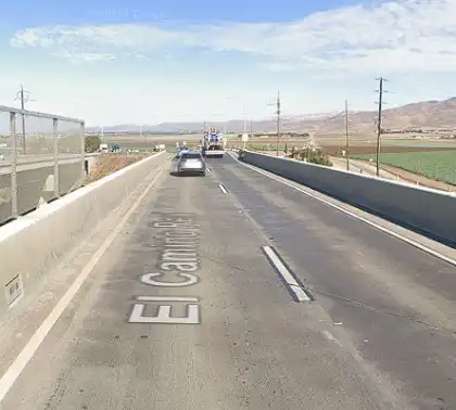 [03-16-2025] Un Muerto Y Varios Heridos Tras Un Choque De Tres Vehículos En La Autopista 101 Cerca De Soledad